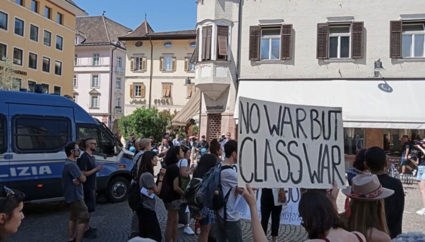 Bolzano, 2 giugno: la pace non si fa con gli eserciti