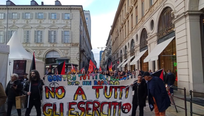 Firenze: antimilitarismo, ma…