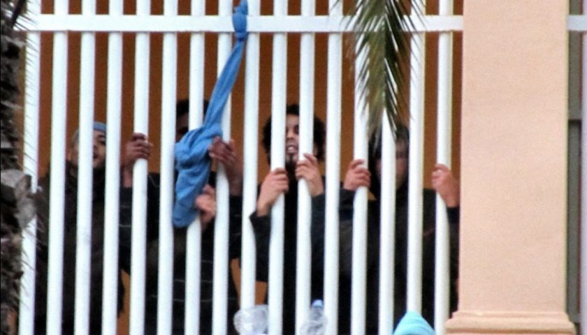 Legge e Ordine contro Solidarietà Atene – Arresti e rischio espulsione per 9 compagni internazionali