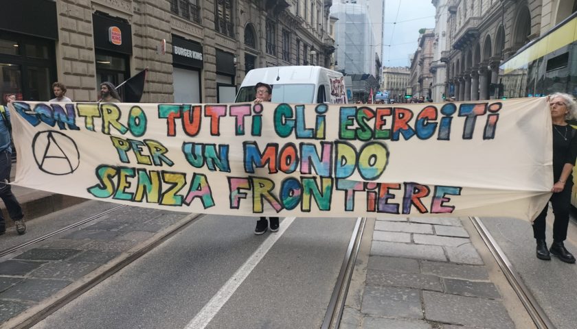 MANIFESTAZIONE ANTIMILITARISTA TORINO