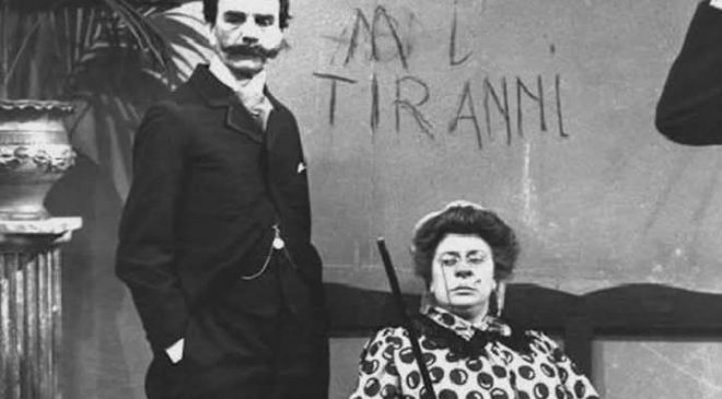 Le famiglie del futuro (non) sono qui. Genitorialità e repressione