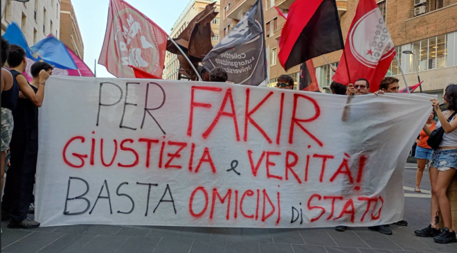 CONTRO LO STATO CHE DA SEMPRE UCCIDE I PROLETARI, A NAPOLI IERI SI E’MANIFESTATO PER L’UCCISIONE DI UN NOSTRO FRATELLO: FAKIR.